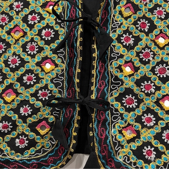 Passports Vintage Medium Banjara Open Tie Best Floral Embroidered Rainbow - Picture 6 of 6